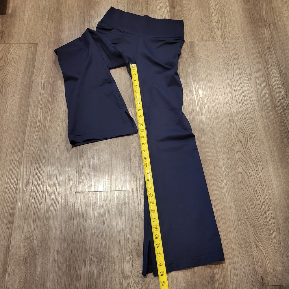 Fabletics High Waisted Flare Leggings Deep Navy -Size Medium-New w/o‎ Tag! - Picture 12 of 13